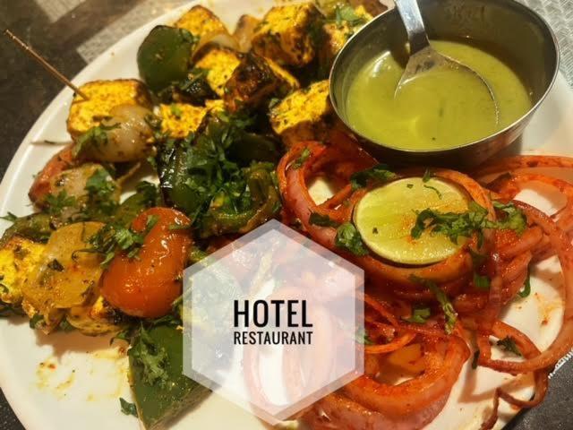 Hotel Anupam By Mid Orchard, Kasol Esterno foto